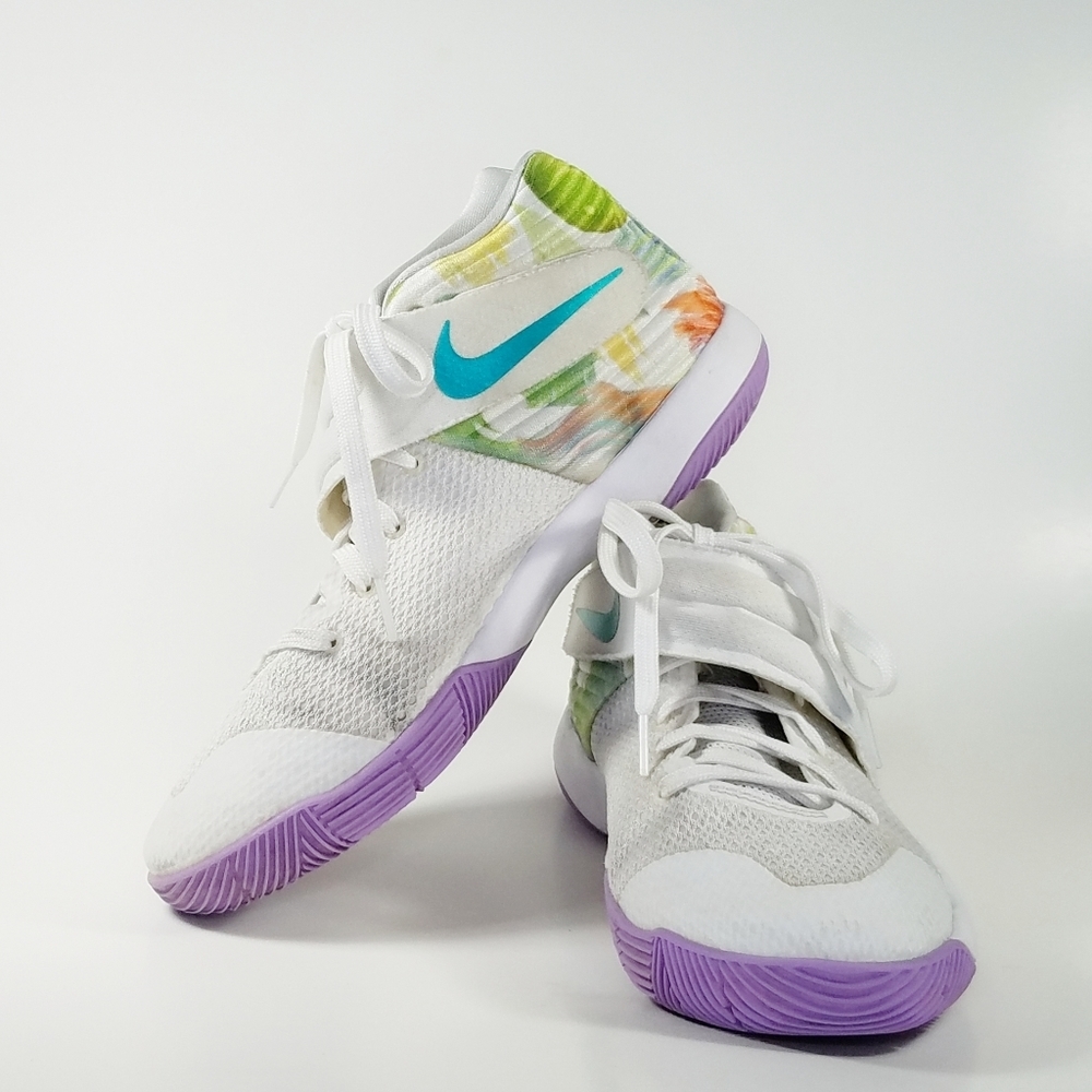 Nike Kyrie 2 Easter Edition Athletic Sneakers Youth Size 6.5 Style 826673-105